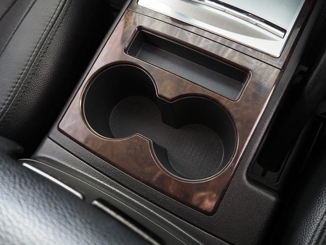 パジェロ ロング　スーパーエクシード　４ＷＤ　純正ＳＤナビ　黒革　シートヒーター　ロックフォード　ＥＴＣ　ウッドコンビＨ　ステアスイッチ　地デジ　Ｂカメラ　クルコン　ＨＩＤ　Ｂフォグ　キーレス　サイドステップ　ディーゼルＴ　純正１８ＡＷ（69枚目）