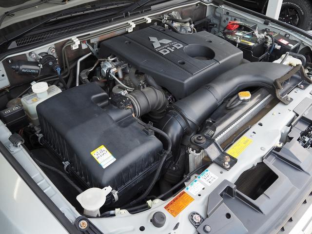 パジェロ ロング　スーパーエクシード　４ＷＤ　純正ＳＤナビ　黒革　シートヒーター　ロックフォード　ＥＴＣ　ウッドコンビＨ　ステアスイッチ　地デジ　Ｂカメラ　クルコン　ＨＩＤ　Ｂフォグ　キーレス　サイドステップ　ディーゼルＴ　純正１８ＡＷ（79枚目）