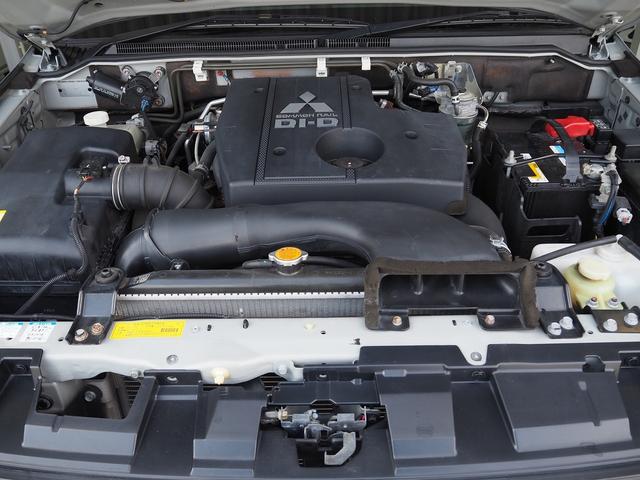 パジェロ ロング　スーパーエクシード　４ＷＤ　純正ＳＤナビ　黒革　シートヒーター　ロックフォード　ＥＴＣ　ウッドコンビＨ　ステアスイッチ　地デジ　Ｂカメラ　クルコン　ＨＩＤ　Ｂフォグ　キーレス　サイドステップ　ディーゼルＴ　純正１８ＡＷ（80枚目）