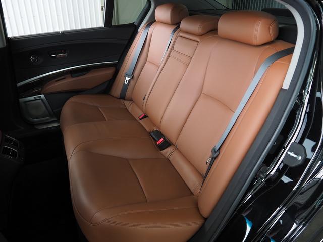 レジェンド ベースグレード　４ＷＤ　メーカーＨＤＤナビ　茶革　サンルーフ　ＫＲＥＬＬ　タイベル交換済　エアシート　シートヒーター　ステアヒーター　Ｆエアロ　外１９ＡＷ　ウッドコンビＨ　ＥＴＣ　コーナーセンサー　ＢＳＭ　ＣＭＢＳ（12枚目）