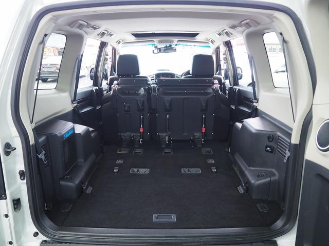 パジェロ ロング　スーパーエクシード　４ＷＤ　純正ＳＤナビ　黒革　サンルーフ　ロックフォード　シートヒーター　ウッドコンビＨ　ＥＴＣ　クルコン　地デジ　Ｂカメラ　コーナーセンサー　Ｆドラレコ　ディーゼルＴ　リアスポイラー　ＨＩＤ　Ｂフォグ（12枚目）