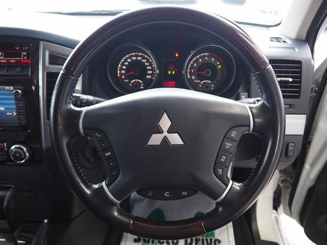 パジェロ ロング　スーパーエクシード　４ＷＤ　純正ＳＤナビ　黒革　サンルーフ　ロックフォード　シートヒーター　ウッドコンビＨ　ＥＴＣ　クルコン　地デジ　Ｂカメラ　コーナーセンサー　Ｆドラレコ　ディーゼルＴ　リアスポイラー　ＨＩＤ　Ｂフォグ（18枚目）