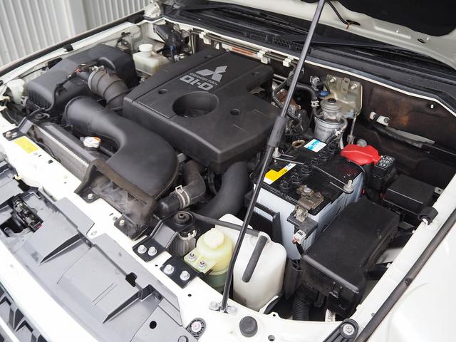 パジェロ ロング　スーパーエクシード　４ＷＤ　純正ＳＤナビ　黒革　サンルーフ　ロックフォード　シートヒーター　ウッドコンビＨ　ＥＴＣ　クルコン　地デジ　Ｂカメラ　コーナーセンサー　Ｆドラレコ　ディーゼルＴ　リアスポイラー　ＨＩＤ　Ｂフォグ（20枚目）