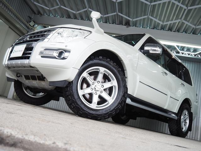 パジェロ ロング　スーパーエクシード　４ＷＤ　純正ＳＤナビ　黒革　サンルーフ　ロックフォード　シートヒーター　ウッドコンビＨ　ＥＴＣ　クルコン　地デジ　Ｂカメラ　コーナーセンサー　Ｆドラレコ　ディーゼルＴ　リアスポイラー　ＨＩＤ　Ｂフォグ（22枚目）