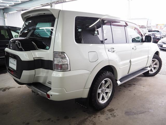 パジェロ ロング　スーパーエクシード　４ＷＤ　純正ＳＤナビ　黒革　サンルーフ　ロックフォード　シートヒーター　ウッドコンビＨ　ＥＴＣ　クルコン　地デジ　Ｂカメラ　コーナーセンサー　Ｆドラレコ　ディーゼルＴ　リアスポイラー　ＨＩＤ　Ｂフォグ（28枚目）