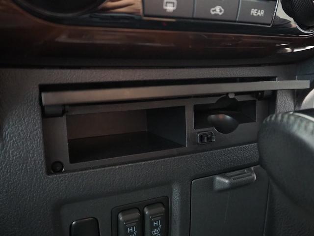 パジェロ ロング　スーパーエクシード　４ＷＤ　純正ＳＤナビ　黒革　サンルーフ　ロックフォード　シートヒーター　ウッドコンビＨ　ＥＴＣ　クルコン　地デジ　Ｂカメラ　コーナーセンサー　Ｆドラレコ　ディーゼルＴ　リアスポイラー　ＨＩＤ　Ｂフォグ（59枚目）