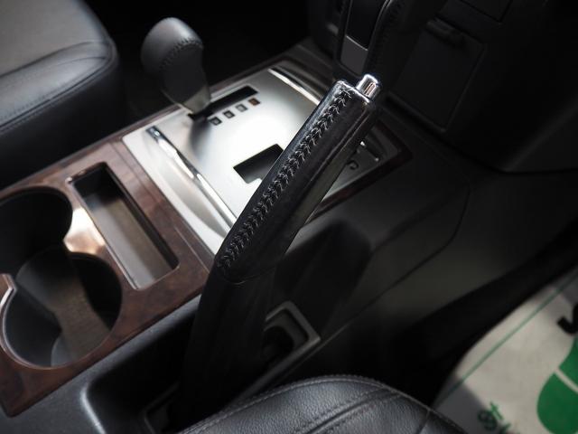 パジェロ ロング　スーパーエクシード　４ＷＤ　純正ＳＤナビ　黒革　サンルーフ　ロックフォード　シートヒーター　ウッドコンビＨ　ＥＴＣ　クルコン　地デジ　Ｂカメラ　コーナーセンサー　Ｆドラレコ　ディーゼルＴ　リアスポイラー　ＨＩＤ　Ｂフォグ（62枚目）