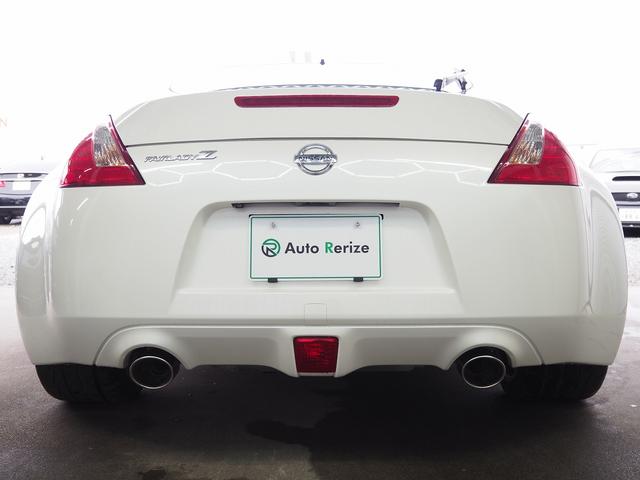 フェアレディＺ バージョンＳＴ　メーカーＨＤＤナビ　ハーフレザー　ＢＯＳＥサウンド　シートヒーター　パワーシート　パドルシフト　ステアスイッチ　純正１９ＡＷ　レッドキャリパー　純正３連メーター　地デジ　Ｂカメラ　ＥＴＣ　インテリキー（5枚目）