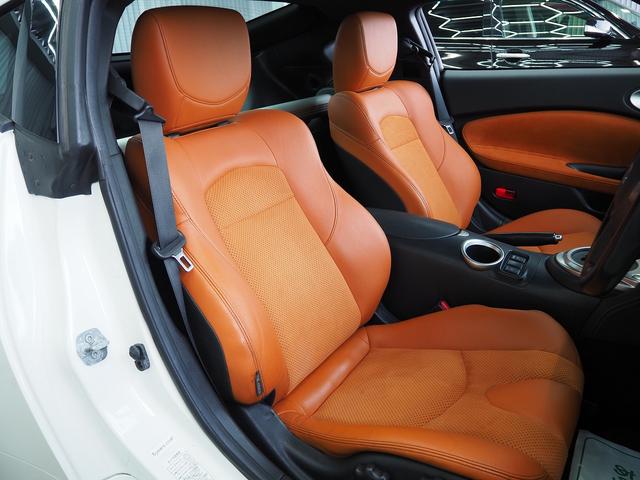 フェアレディＺ バージョンＳＴ　メーカーＨＤＤナビ　ハーフレザー　ＢＯＳＥサウンド　シートヒーター　パワーシート　パドルシフト　ステアスイッチ　純正１９ＡＷ　レッドキャリパー　純正３連メーター　地デジ　Ｂカメラ　ＥＴＣ　インテリキー（10枚目）