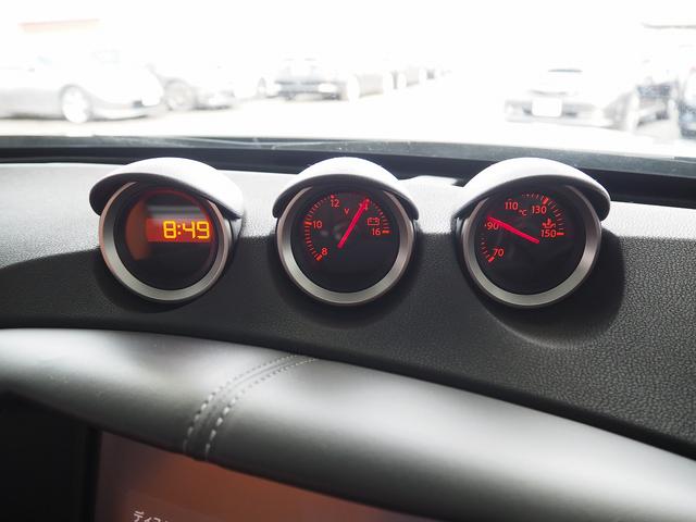 フェアレディＺ バージョンＳＴ　メーカーＨＤＤナビ　ハーフレザー　ＢＯＳＥサウンド　シートヒーター　パワーシート　パドルシフト　ステアスイッチ　純正１９ＡＷ　レッドキャリパー　純正３連メーター　地デジ　Ｂカメラ　ＥＴＣ　インテリキー（18枚目）