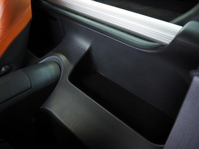 フェアレディＺ バージョンＳＴ　メーカーＨＤＤナビ　ハーフレザー　ＢＯＳＥサウンド　シートヒーター　パワーシート　パドルシフト　ステアスイッチ　純正１９ＡＷ　レッドキャリパー　純正３連メーター　地デジ　Ｂカメラ　ＥＴＣ　インテリキー（75枚目）