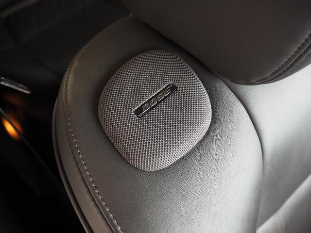 シーマ ハイブリッド　ＶＩＰ　Ｇ　メーカーＨＤＤナビ　後席Ｍ　ＢＯＳＥ　茶革　サンルーフ　エアシート　シートヒーター　レーダークルーズ　ＦＣＷ　ＬＤＷ　クルコン　電動シェード　車高調　２０ＡＷ　スエード調ルーフ　銀粉本木製インパネ（18枚目）