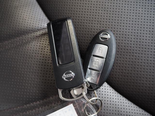 シーマ ハイブリッド　ＶＩＰ　Ｇ　メーカーＨＤＤナビ　後席Ｍ　ＢＯＳＥ　茶革　サンルーフ　エアシート　シートヒーター　レーダークルーズ　ＦＣＷ　ＬＤＷ　クルコン　電動シェード　車高調　２０ＡＷ　スエード調ルーフ　銀粉本木製インパネ（19枚目）