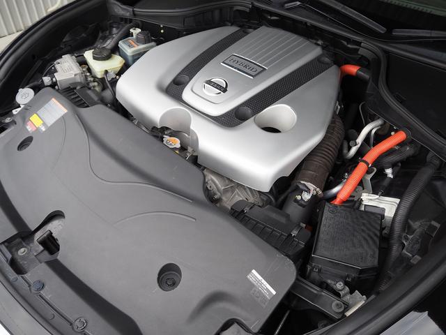 シーマ ハイブリッド　ＶＩＰ　Ｇ　メーカーＨＤＤナビ　後席Ｍ　ＢＯＳＥ　茶革　サンルーフ　エアシート　シートヒーター　レーダークルーズ　ＦＣＷ　ＬＤＷ　クルコン　電動シェード　車高調　２０ＡＷ　スエード調ルーフ　銀粉本木製インパネ（20枚目）