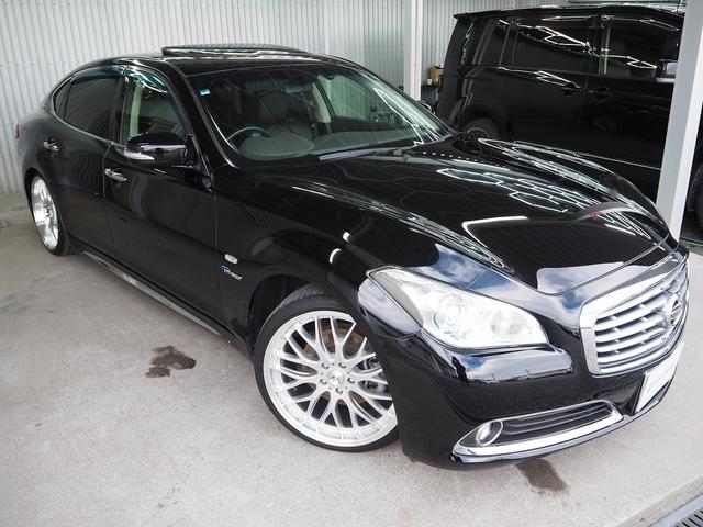 シーマ ハイブリッド　ＶＩＰ　Ｇ　メーカーＨＤＤナビ　後席Ｍ　ＢＯＳＥ　茶革　サンルーフ　エアシート　シートヒーター　レーダークルーズ　ＦＣＷ　ＬＤＷ　クルコン　電動シェード　車高調　２０ＡＷ　スエード調ルーフ　銀粉本木製インパネ（24枚目）