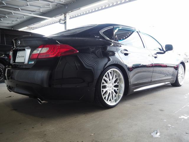 シーマ ハイブリッド　ＶＩＰ　Ｇ　メーカーＨＤＤナビ　後席Ｍ　ＢＯＳＥ　茶革　サンルーフ　エアシート　シートヒーター　レーダークルーズ　ＦＣＷ　ＬＤＷ　クルコン　電動シェード　車高調　２０ＡＷ　スエード調ルーフ　銀粉本木製インパネ（27枚目）