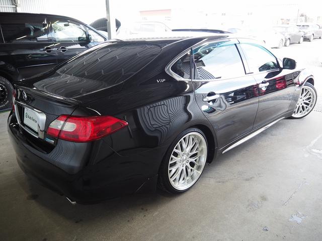 シーマ ハイブリッド　ＶＩＰ　Ｇ　メーカーＨＤＤナビ　後席Ｍ　ＢＯＳＥ　茶革　サンルーフ　エアシート　シートヒーター　レーダークルーズ　ＦＣＷ　ＬＤＷ　クルコン　電動シェード　車高調　２０ＡＷ　スエード調ルーフ　銀粉本木製インパネ（28枚目）