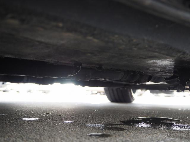 シーマ ハイブリッド　ＶＩＰ　Ｇ　メーカーＨＤＤナビ　後席Ｍ　ＢＯＳＥ　茶革　サンルーフ　エアシート　シートヒーター　レーダークルーズ　ＦＣＷ　ＬＤＷ　クルコン　電動シェード　車高調　２０ＡＷ　スエード調ルーフ　銀粉本木製インパネ（44枚目）