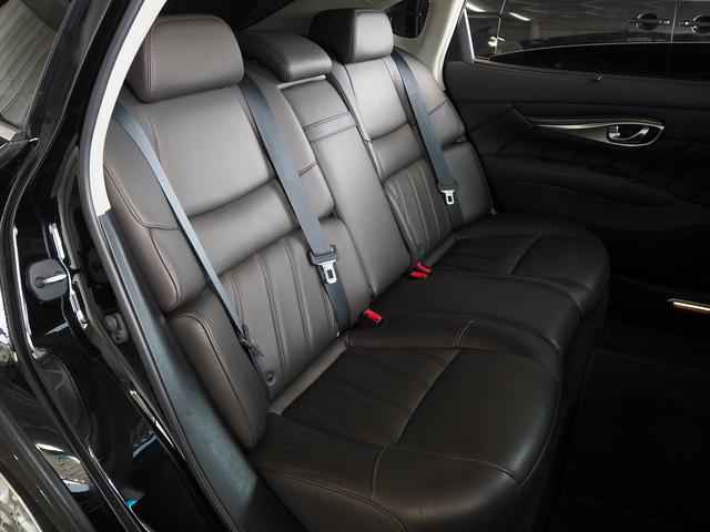 シーマ ハイブリッド　ＶＩＰ　Ｇ　メーカーＨＤＤナビ　後席Ｍ　ＢＯＳＥ　茶革　サンルーフ　エアシート　シートヒーター　レーダークルーズ　ＦＣＷ　ＬＤＷ　クルコン　電動シェード　車高調　２０ＡＷ　スエード調ルーフ　銀粉本木製インパネ（52枚目）