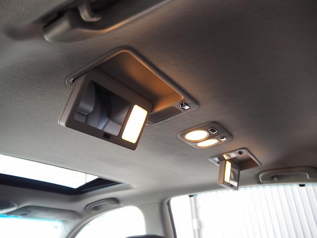 シーマ ハイブリッド　ＶＩＰ　Ｇ　メーカーＨＤＤナビ　後席Ｍ　ＢＯＳＥ　茶革　サンルーフ　エアシート　シートヒーター　レーダークルーズ　ＦＣＷ　ＬＤＷ　クルコン　電動シェード　車高調　２０ＡＷ　スエード調ルーフ　銀粉本木製インパネ（53枚目）