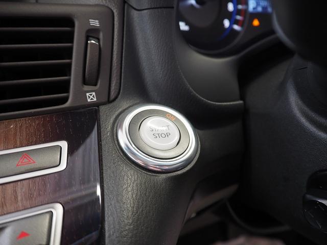 シーマ ハイブリッド　ＶＩＰ　Ｇ　メーカーＨＤＤナビ　後席Ｍ　ＢＯＳＥ　茶革　サンルーフ　エアシート　シートヒーター　レーダークルーズ　ＦＣＷ　ＬＤＷ　クルコン　電動シェード　車高調　２０ＡＷ　スエード調ルーフ　銀粉本木製インパネ（61枚目）