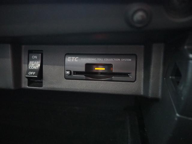 シーマ ハイブリッド　ＶＩＰ　Ｇ　メーカーＨＤＤナビ　後席Ｍ　ＢＯＳＥ　茶革　サンルーフ　エアシート　シートヒーター　レーダークルーズ　ＦＣＷ　ＬＤＷ　クルコン　電動シェード　車高調　２０ＡＷ　スエード調ルーフ　銀粉本木製インパネ（66枚目）