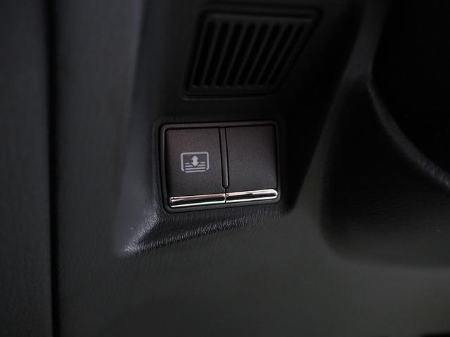 シーマ ハイブリッド　ＶＩＰ　Ｇ　メーカーＨＤＤナビ　後席Ｍ　ＢＯＳＥ　茶革　サンルーフ　エアシート　シートヒーター　レーダークルーズ　ＦＣＷ　ＬＤＷ　クルコン　電動シェード　車高調　２０ＡＷ　スエード調ルーフ　銀粉本木製インパネ（68枚目）