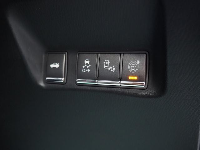 フーガハイブリッド ＶＩＰ　メーカーＨＤＤナビ　茶革　ＢＯＳＥサウンド　エアシート　シートヒーター　オットマン　地デジ　全周囲Ｍ　銀粉本木製インパネ　スエード調ルーフ　１８ＡＷ　エマブレ　ＰＦＣＷ　ＢＳＷ　ＬＤＷ　電動シェード（16枚目）