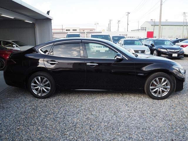 フーガハイブリッド ＶＩＰ　メーカーＨＤＤナビ　茶革　ＢＯＳＥサウンド　エアシート　シートヒーター　オットマン　地デジ　全周囲Ｍ　銀粉本木製インパネ　スエード調ルーフ　１８ＡＷ　エマブレ　ＰＦＣＷ　ＢＳＷ　ＬＤＷ　電動シェード（31枚目）