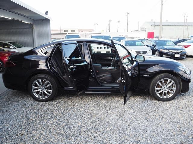 フーガハイブリッド ＶＩＰ　メーカーＨＤＤナビ　茶革　ＢＯＳＥサウンド　エアシート　シートヒーター　オットマン　地デジ　全周囲Ｍ　銀粉本木製インパネ　スエード調ルーフ　１８ＡＷ　エマブレ　ＰＦＣＷ　ＢＳＷ　ＬＤＷ　電動シェード（32枚目）