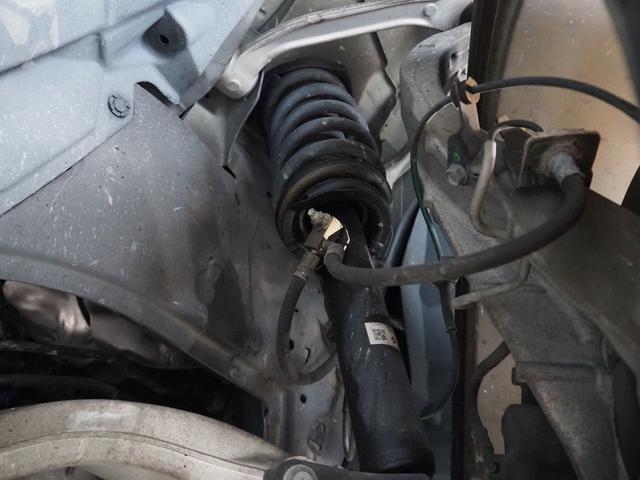 フーガハイブリッド ＶＩＰ　メーカーＨＤＤナビ　茶革　ＢＯＳＥサウンド　エアシート　シートヒーター　オットマン　地デジ　全周囲Ｍ　銀粉本木製インパネ　スエード調ルーフ　１８ＡＷ　エマブレ　ＰＦＣＷ　ＢＳＷ　ＬＤＷ　電動シェード（42枚目）