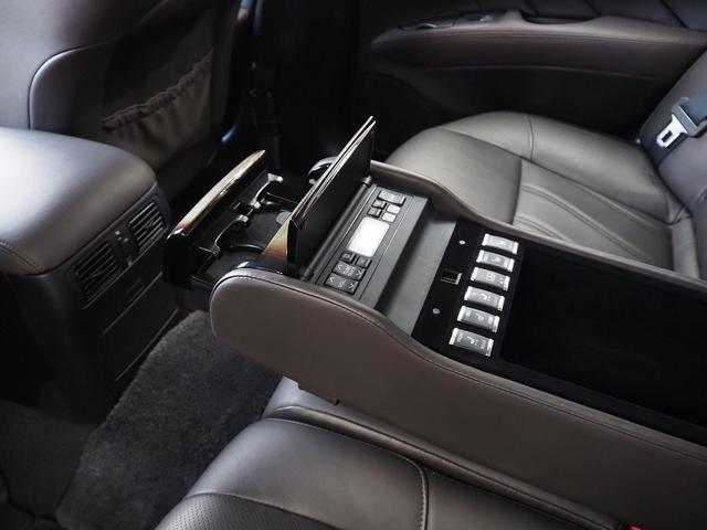 フーガハイブリッド ＶＩＰ　メーカーＨＤＤナビ　茶革　ＢＯＳＥサウンド　エアシート　シートヒーター　オットマン　地デジ　全周囲Ｍ　銀粉本木製インパネ　スエード調ルーフ　１８ＡＷ　エマブレ　ＰＦＣＷ　ＢＳＷ　ＬＤＷ　電動シェード（48枚目）