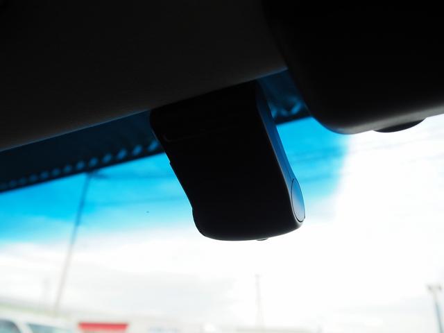 フーガハイブリッド ＶＩＰ　メーカーＨＤＤナビ　茶革　ＢＯＳＥサウンド　エアシート　シートヒーター　オットマン　地デジ　全周囲Ｍ　銀粉本木製インパネ　スエード調ルーフ　１８ＡＷ　エマブレ　ＰＦＣＷ　ＢＳＷ　ＬＤＷ　電動シェード（70枚目）