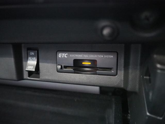 フーガハイブリッド ＶＩＰ　メーカーＨＤＤナビ　茶革　ＢＯＳＥサウンド　エアシート　シートヒーター　オットマン　地デジ　全周囲Ｍ　銀粉本木製インパネ　スエード調ルーフ　１８ＡＷ　エマブレ　ＰＦＣＷ　ＢＳＷ　ＬＤＷ　電動シェード（71枚目）