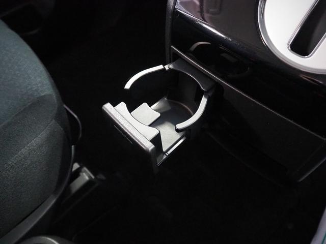 デリカＤ：５ Ｄ　パワーパッケージ　４ＷＤ　ストラーダＳＤナビ　両側パワスラ　前席シートヒーター　社外１６ＡＷ　ブルバー　地デジ　Ｂカメラ　ＥＴＣ　クルコン　パドルシフト　ディーゼルターボ　スマートキー　スモークフィルム　ＨＩＤ　フォグ（62枚目）