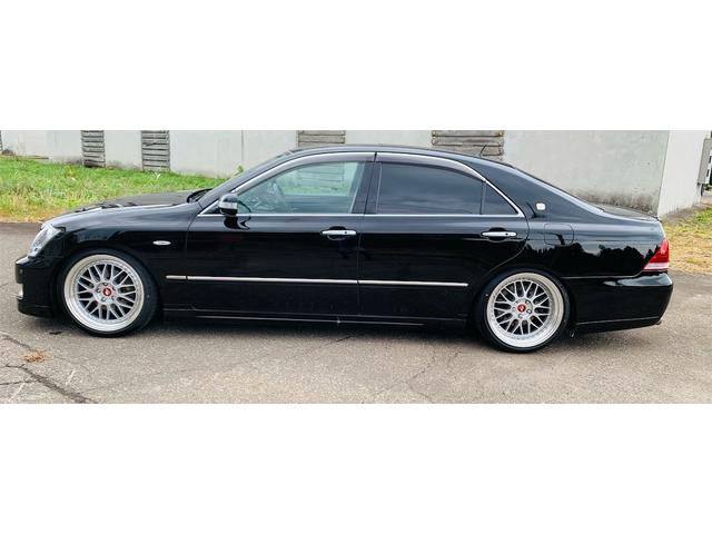 クラウン アスリート　プレミアム５０ｔｈエディション　ＥＴＣ、ナビゲーション、アルミホイール１９インチ、ローダウン、フィルム施工、シートヒーター、（5枚目）