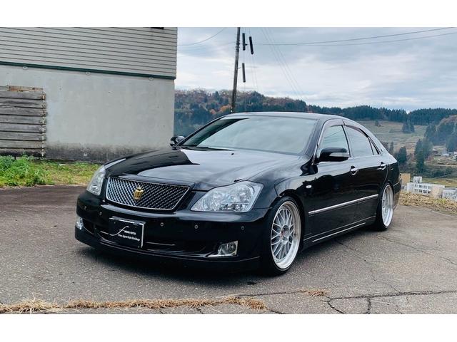 クラウン アスリート　プレミアム５０ｔｈエディション　ＥＴＣ、ナビゲーション、アルミホイール１９インチ、ローダウン、フィルム施工、シートヒーター、（7枚目）