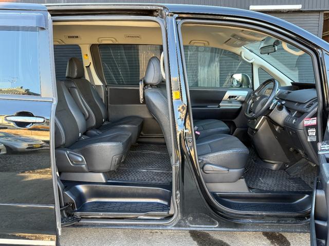 ヴォクシー ＺＳ　煌ＩＩＩ　ワンオーナー　後期　両側パワースライドドア　ナビ　ＴＶ　バックメラ　Ｂｌｕｅｔｏｏｔｈ　スマートキー　パドルシフト　純正アルミホイール　７人乗り　ＥＴＣ　タイミングチェーン　ＨＩＤ　オートエアコン（17枚目）