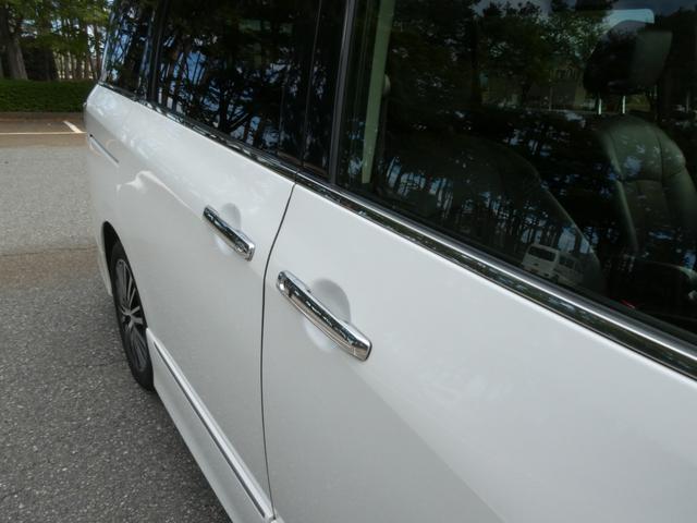 エルグランド ２５０ハイウェイスターＳ　両側電動　フリップダウン後席モニター　衝突軽減　ＴＶナビ　レーダークルーズ　クリアランスソナー　ＬＥＤライト　ドラレコ　ＥＴＣ　ハーフレザーシート（12枚目）