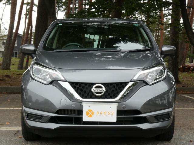 ノート Ｘ　ＤＩＧ－Ｓ　アラウンドビューモニター　ＴＶナビ　記録簿　ステアリングスイッチ　ウィンカーミラー　軽減ブレーキ　レーンアシスト　オートライト・Ａ／Ｃ　ＥＴＣ　プッシュスタート（3枚目）