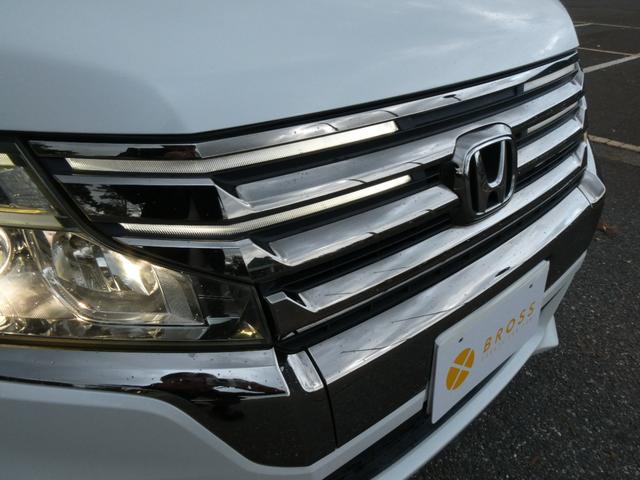 ステップワゴンスパーダ Ｚ　クールスピリット　９インチ純正メモリーナビ　両側電動スライドドア　クリアランスソナー　ハーフレザーシート　クルコン　バックカメラ　ウィンカーミラー　ＥＴＣ　ステアリングスイッチ　パドルシフト　オートＡ／Ｃ・ライト（6枚目）