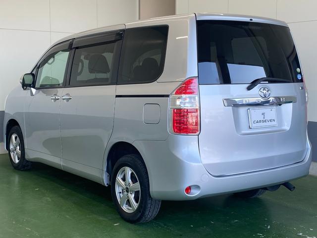 ノア Ｘ　スマートエディション　４ＷＤ　８人　両電動スライド　社外９インチナビ　ＡＶＮ－ＺＸ０４ｉ　バックカメラ　Ｂｌｕｅｔｏｏｔｈ　ブルートゥース　ＵＳＢ　ＣＤ　ＤＶＤ　フルセグ　ＥＴＣ　１５インチアルミ　スマートキー　ＨＩＤ（8枚目）