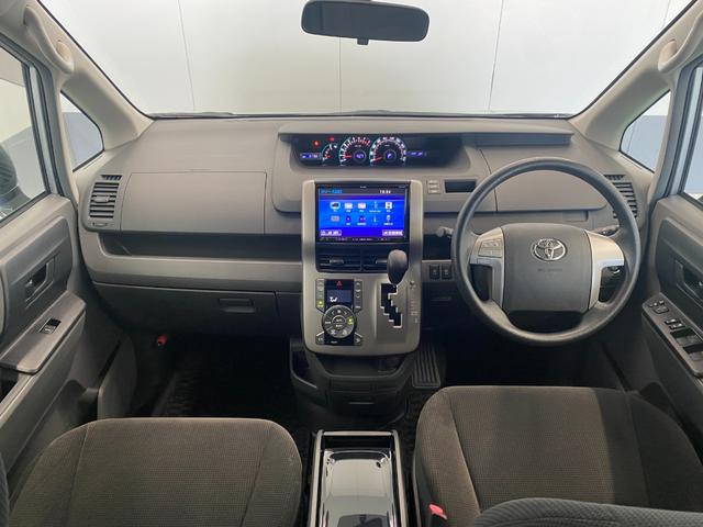ノア Ｘ　スマートエディション　４ＷＤ　８人　両電動スライド　社外９インチナビ　ＡＶＮ－ＺＸ０４ｉ　バックカメラ　Ｂｌｕｅｔｏｏｔｈ　ブルートゥース　ＵＳＢ　ＣＤ　ＤＶＤ　フルセグ　ＥＴＣ　１５インチアルミ　スマートキー　ＨＩＤ（16枚目）