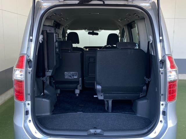 ノア Ｘ　スマートエディション　４ＷＤ　８人　両電動スライド　社外９インチナビ　ＡＶＮ－ＺＸ０４ｉ　バックカメラ　Ｂｌｕｅｔｏｏｔｈ　ブルートゥース　ＵＳＢ　ＣＤ　ＤＶＤ　フルセグ　ＥＴＣ　１５インチアルミ　スマートキー　ＨＩＤ（36枚目）