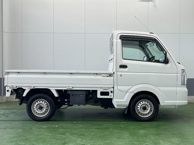 キャリイトラック ＫＣエアコン・パワステ　切替４ＷＤ　５速ＭＴ　エアコン　パワーステアリング　運転席エアバック　純正ラジオ　ＡＭ　ＦＭ　シガーソケット　テールゲートチェーン　　新車保証書　取り扱い説明書　車検９年４月２７日まで（5枚目）