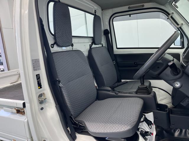 キャリイトラック ＫＣエアコン・パワステ　切替４ＷＤ　５速ＭＴ　エアコン　パワーステアリング　運転席エアバック　純正ラジオ　ＡＭ　ＦＭ　シガーソケット　テールゲートチェーン　　新車保証書　取り扱い説明書　車検９年４月２７日まで（10枚目）