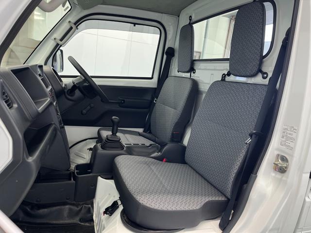 キャリイトラック ＫＣエアコン・パワステ　切替４ＷＤ　５速ＭＴ　エアコン　パワーステアリング　運転席エアバック　純正ラジオ　ＡＭ　ＦＭ　シガーソケット　テールゲートチェーン　　新車保証書　取り扱い説明書　車検９年４月２７日まで（11枚目）