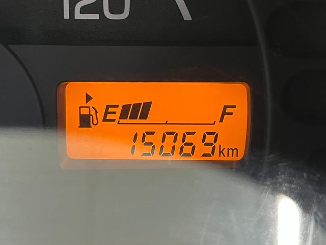 キャリイトラック ＫＣエアコン・パワステ　切替４ＷＤ　５速ＭＴ　エアコン　パワーステアリング　運転席エアバック　純正ラジオ　ＡＭ　ＦＭ　シガーソケット　テールゲートチェーン　　新車保証書　取り扱い説明書　車検９年４月２７日まで（15枚目）