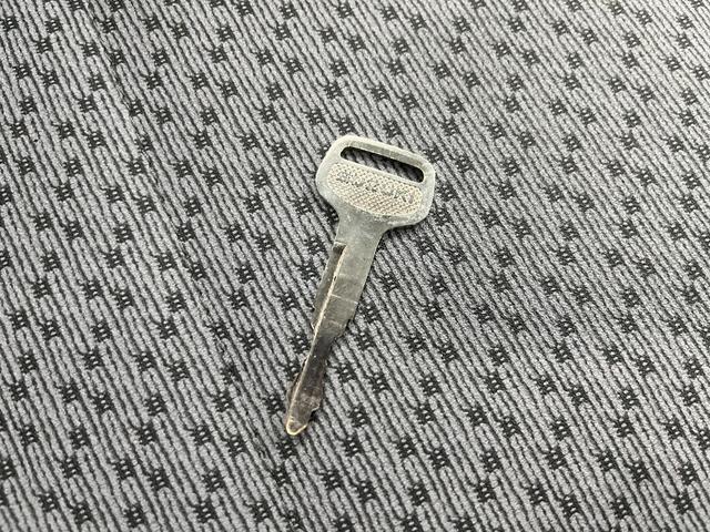 キャリイトラック ＫＣエアコン・パワステ　切替４ＷＤ　５速ＭＴ　エアコン　パワーステアリング　運転席エアバック　純正ラジオ　ＡＭ　ＦＭ　シガーソケット　テールゲートチェーン　　新車保証書　取り扱い説明書　車検９年４月２７日まで（19枚目）