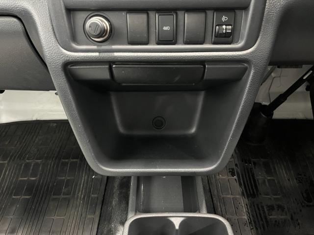 キャリイトラック ＫＣエアコン・パワステ　切替４ＷＤ　５速ＭＴ　エアコン　パワーステアリング　運転席エアバック　純正ラジオ　ＡＭ　ＦＭ　シガーソケット　テールゲートチェーン　　新車保証書　取り扱い説明書　車検９年４月２７日まで（22枚目）